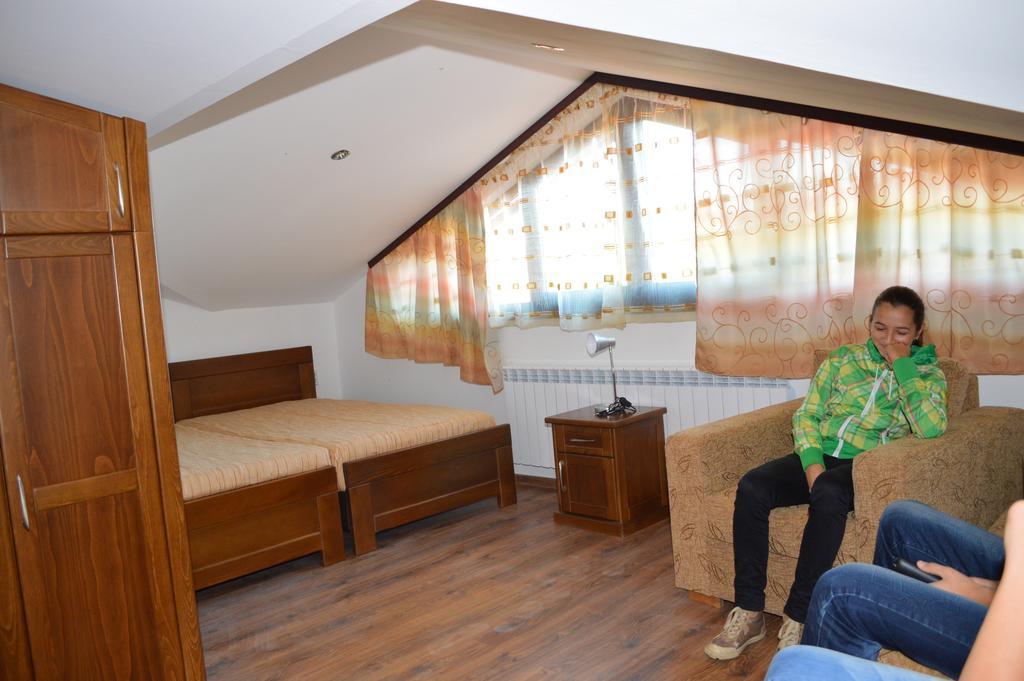 De-Yan Guest House Oreshak  Quarto foto